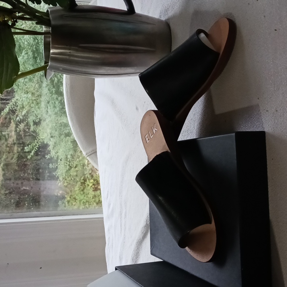 ELK brand shoes size 37
